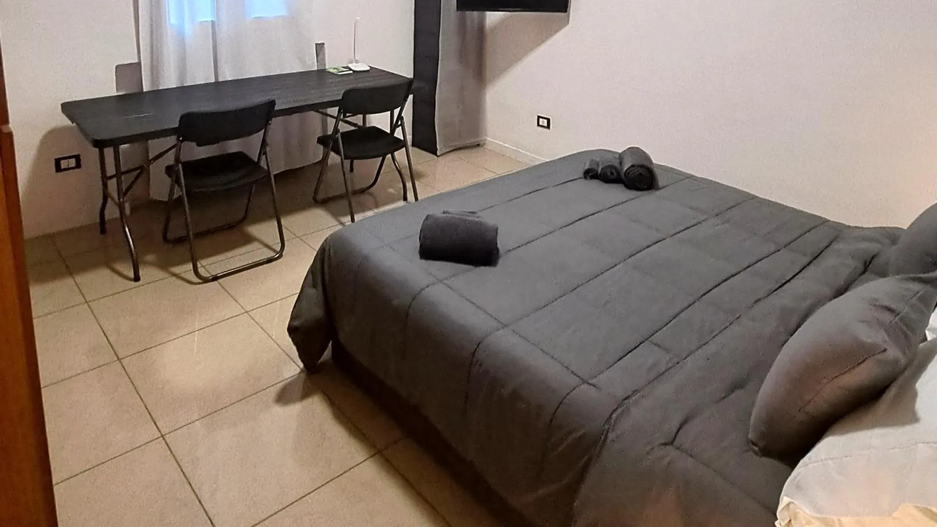 בולוניה Fiera Bolognina - Komodo - Appartamento Completo Con Giardino E Parcheggio Privato דירה